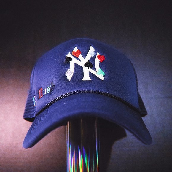 NY YANKEE TRUCKER HAT WIth CASINO Theme - Picture 7 of 8